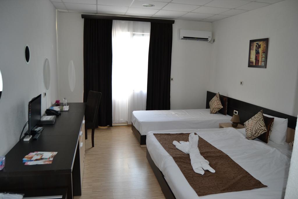 Sokoterme Hotel 소코 반자 객실 사진